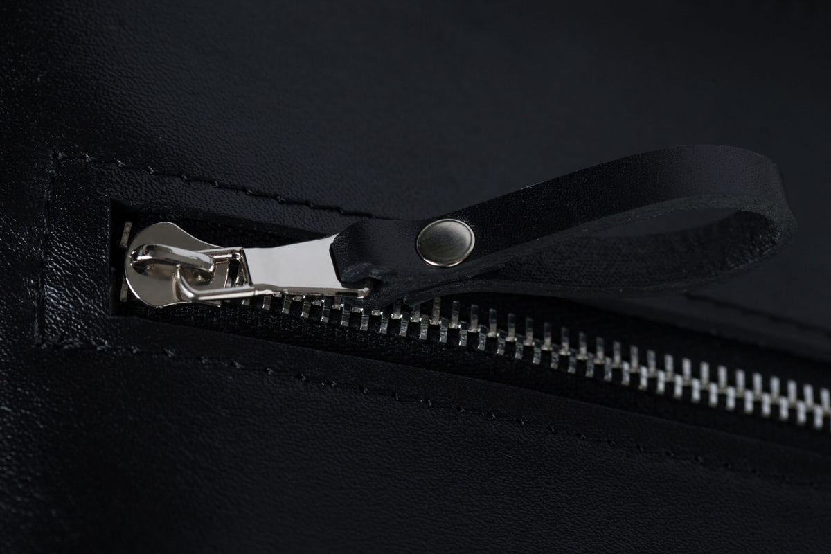 PYKOK Black Serenity genuine leather shoulder bag — view 5