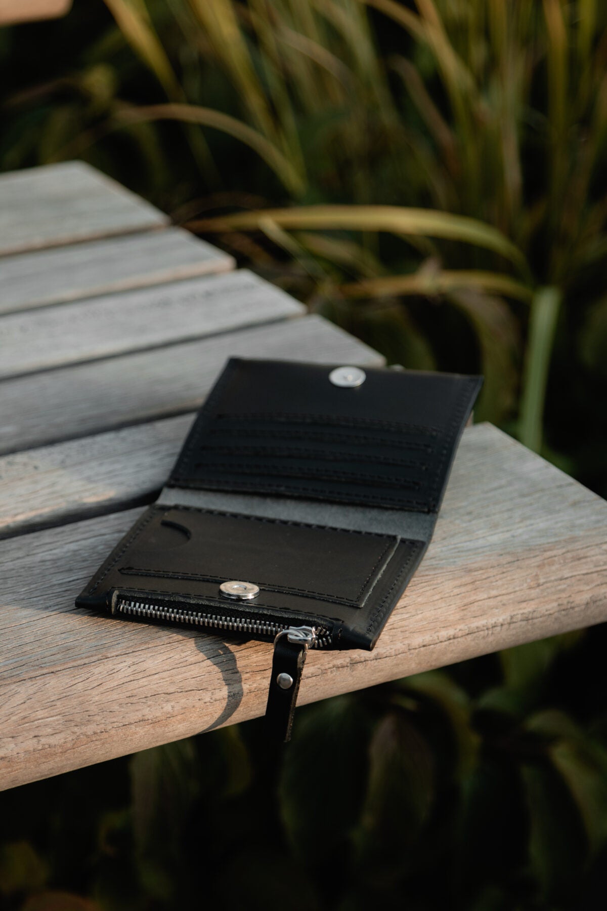 Lava Flow MINI TAAL compact leather wallet in black — view 7