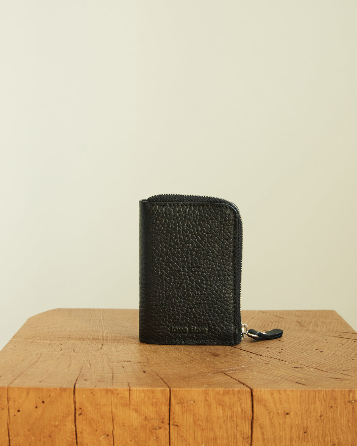 Lava Flow MACA compact leather wallet in black — view 4