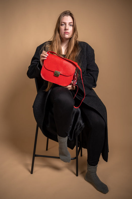 Zelma Kraft large red natural leather saddle bag — view 2