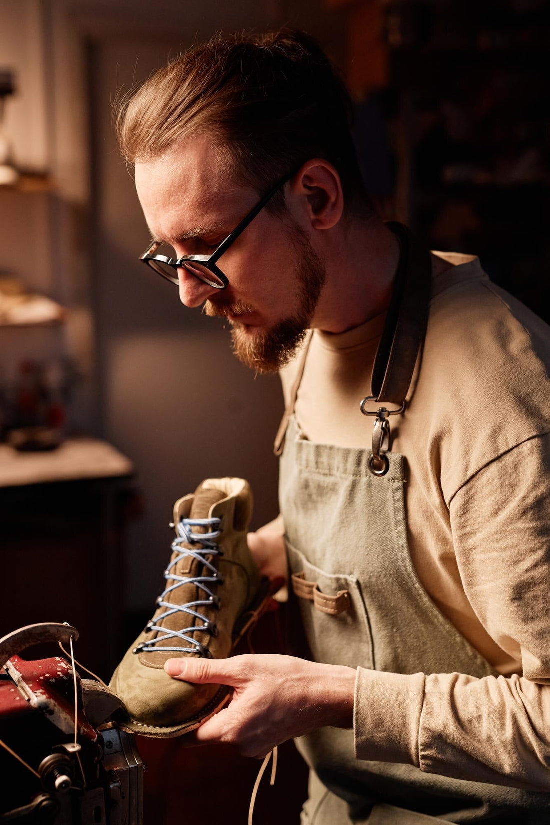 5 Reasons Artisan Craftsmanship Elevates Your Footwear Experience