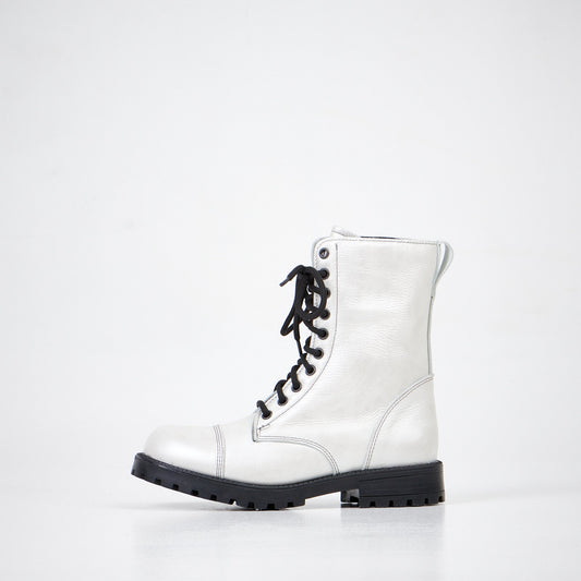 511 Bianco – The White Leather Boots That Define Modern Minimalism
