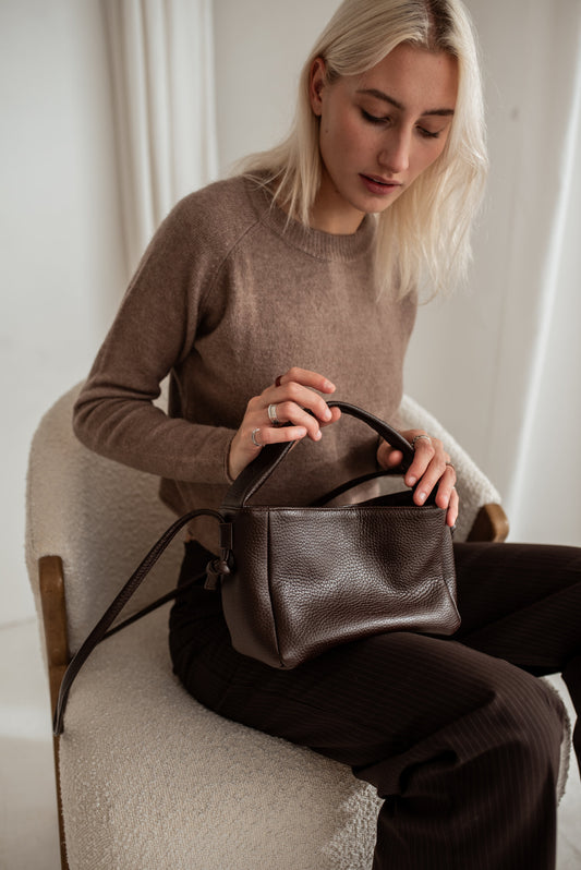 Lava Flow MERU leather crossbody bag in dark brown — view 2