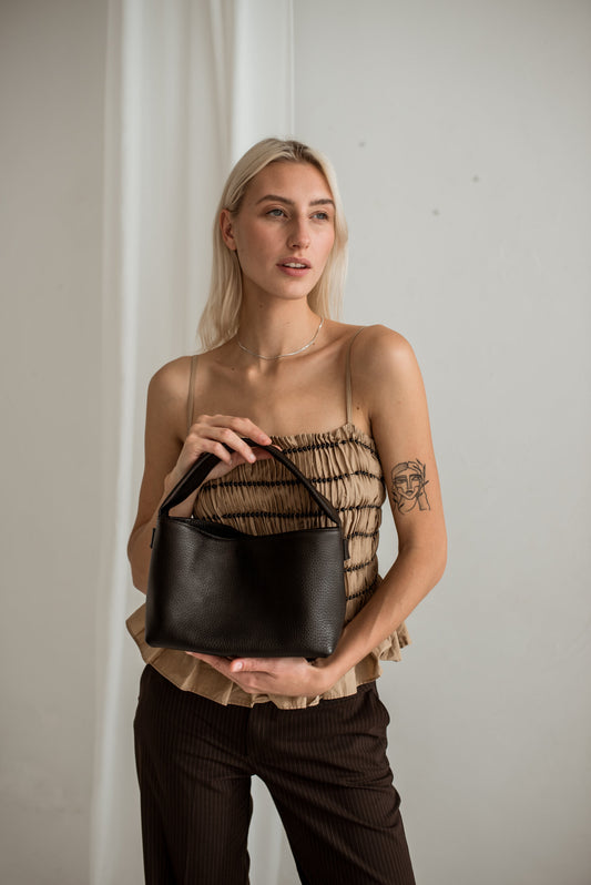 Lava Flow MERU leather crossbody bag in black