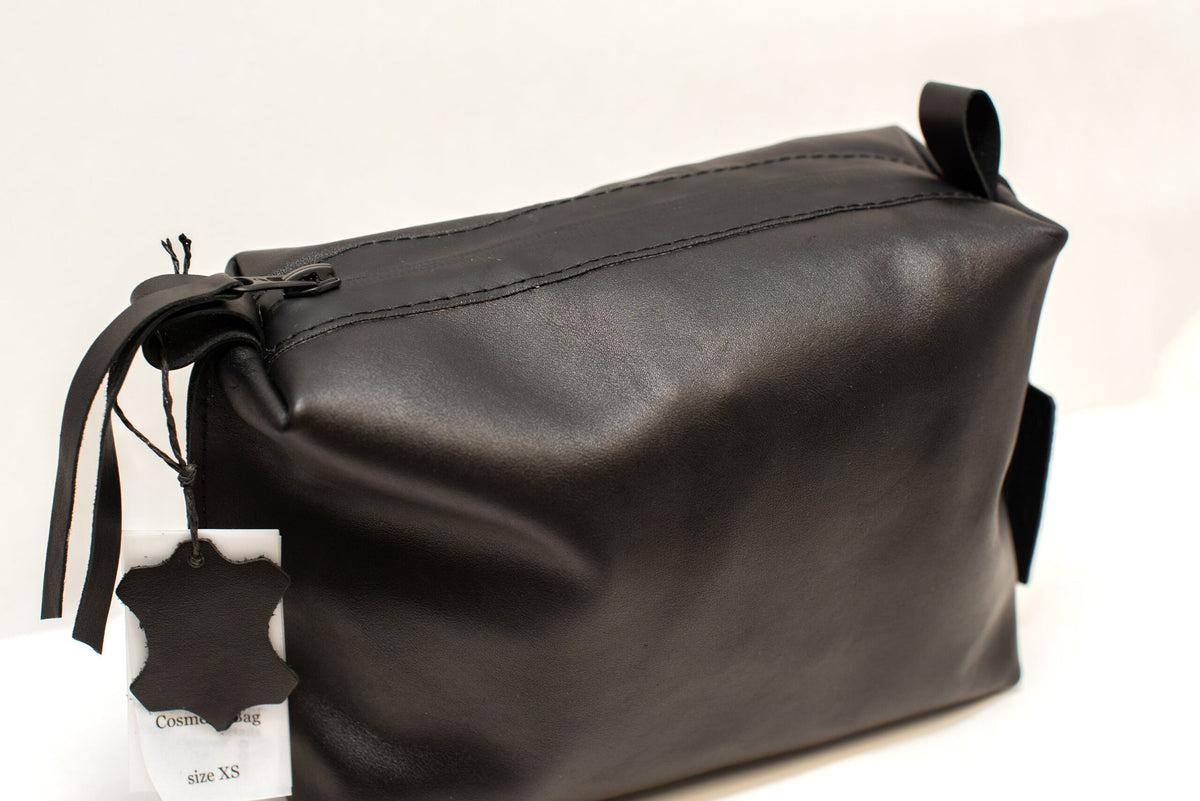 Zelma Kraft black natural leather cosmetic bag — view 8