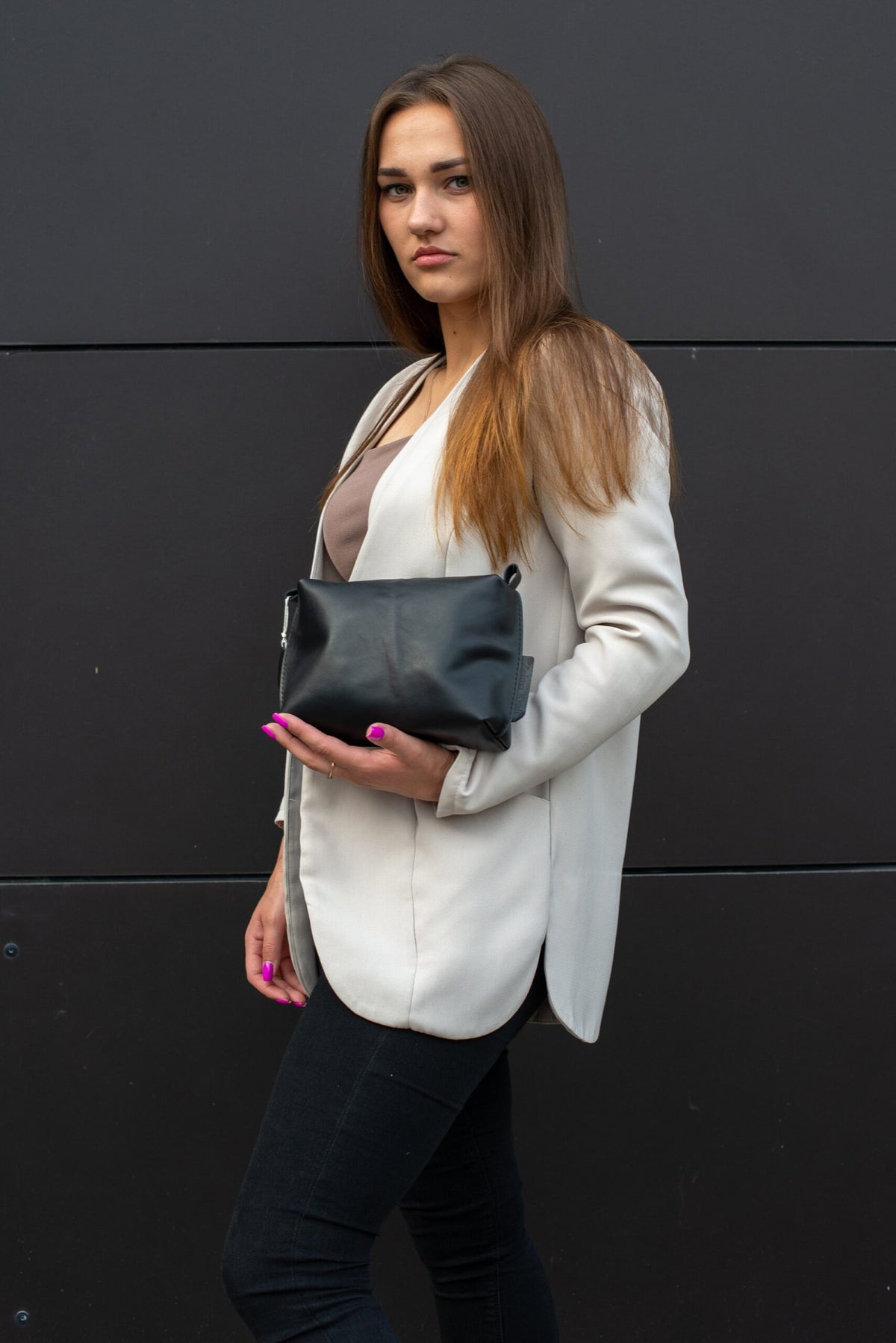 Zelma Kraft black natural leather cosmetic bag — view 3