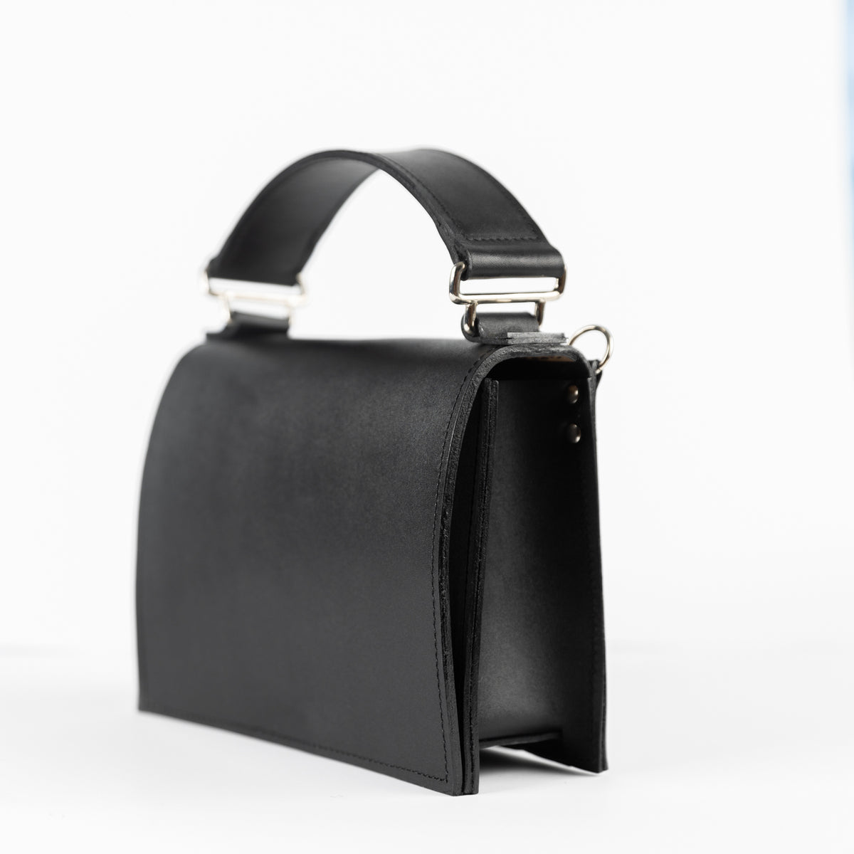 PYKOK Lila Maxi black leather handbag with chain strap