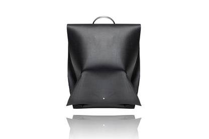 PYKOK Romeo black leather backpack with magnetic closure