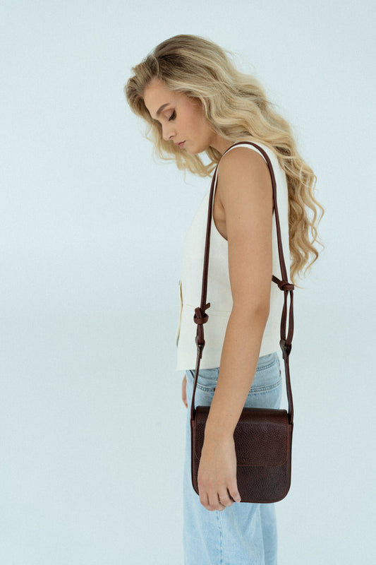 Lava Flow MUSA unisex leather crossbody bag in brown